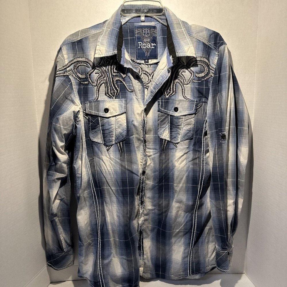 Roar Classic Long Sleeve Blue Embroidered Button Shirt Size Medium